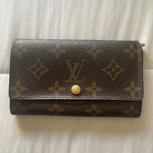 LV Wallet.